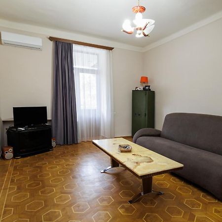 Apartments On Paronyan 15 Yerevan Exterior photo